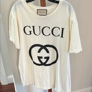 Gucci Cream Tee with Black Emblem size L